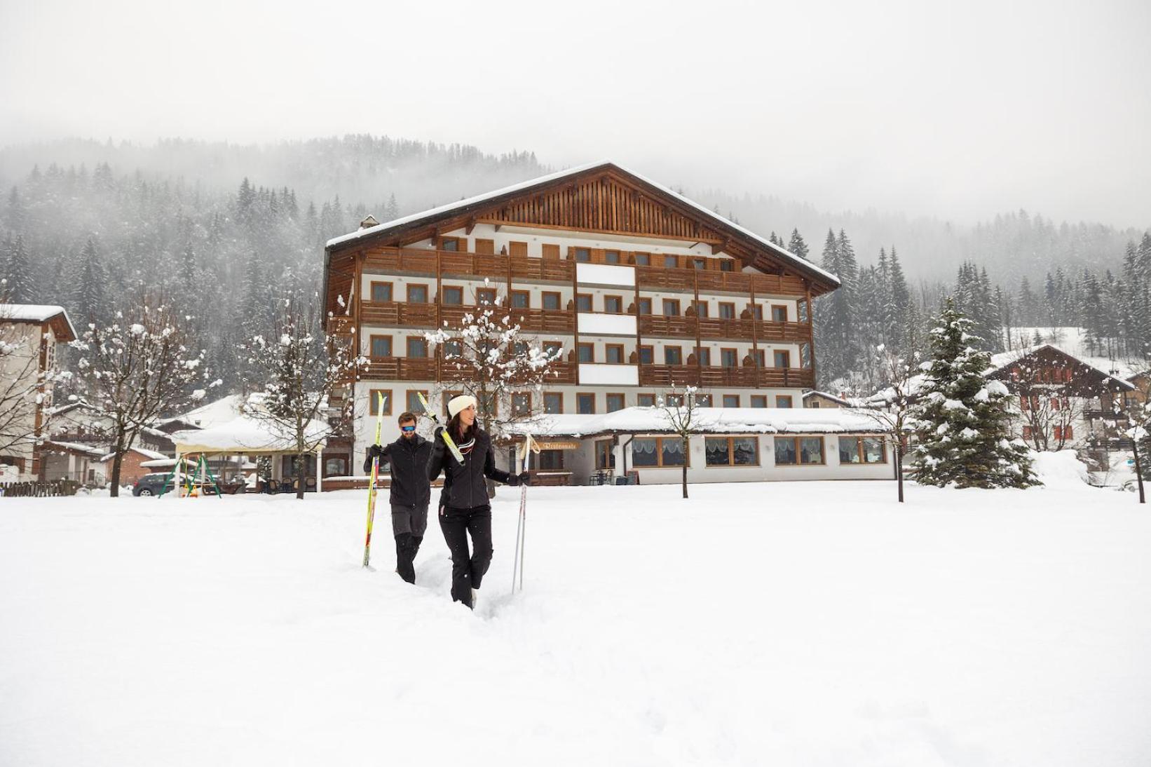 Sport Hotel Cristal Фалкаде Екстериор снимка